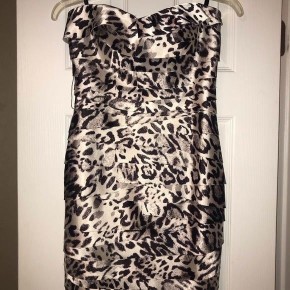 bebe RAEN printed leopard dress - Picture 1 of 5